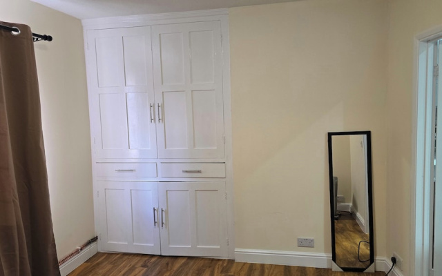 Central 1 Bed Apartment - Sleeps 2 With Wifi
