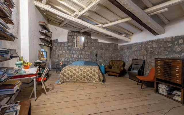 Inter Artes House and Suite