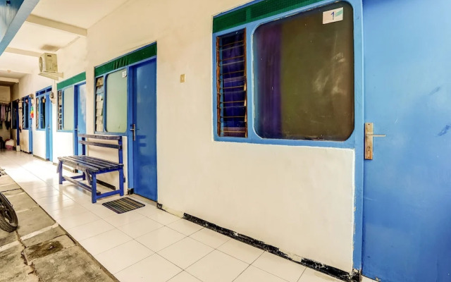 OYO Life 90523 Homestay Jenggolo