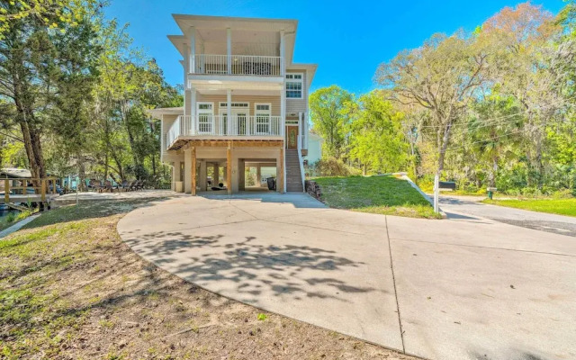 Tropical Canalfront Escape With Decks & Dock!