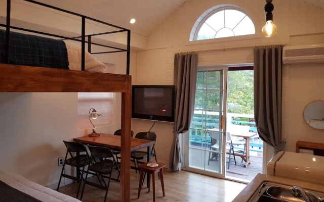 Adellna Pension