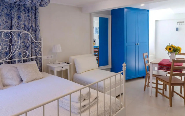 BLUE and WHITE apartment vipgreece