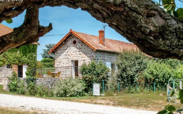 Gîte Saint-André-d'Apchon, 3 pièces, 5 personnes - FR-1-496-143