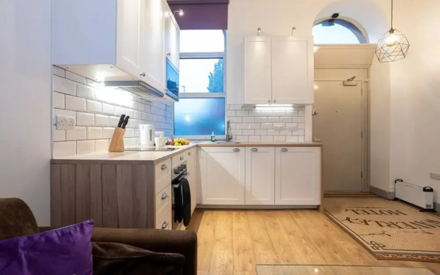 Unique 1 Bedroom Apartment by Pillo Rooms