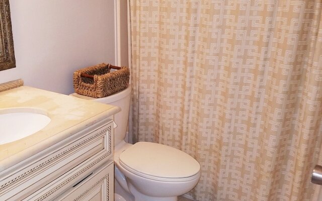 Harbor House 7 condo