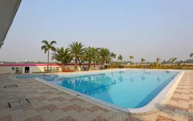 Hotel Girish