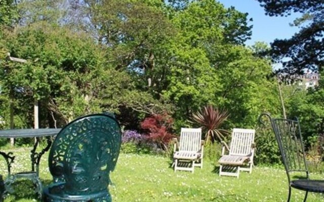 The Woodlands Hotel - Guest house