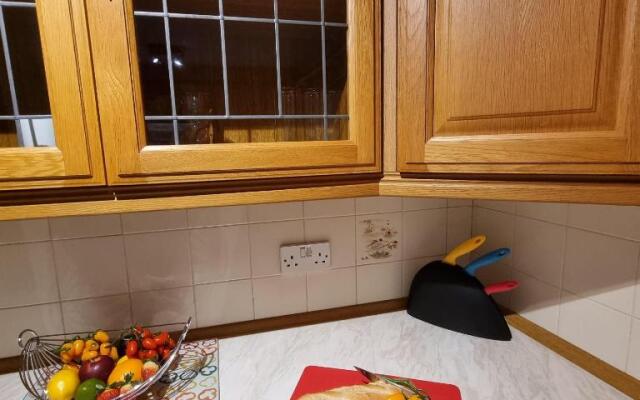 PREMIER - Whifflet Apartment