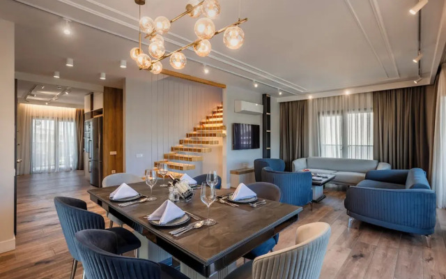 Luxury Garden Suites