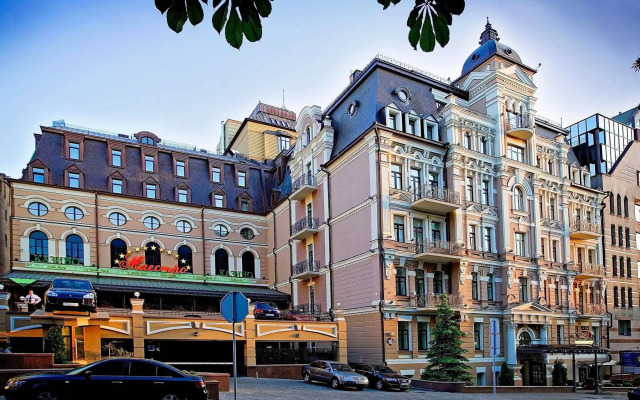 Opera Hotel