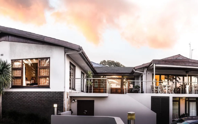 Four Palms Accommodation