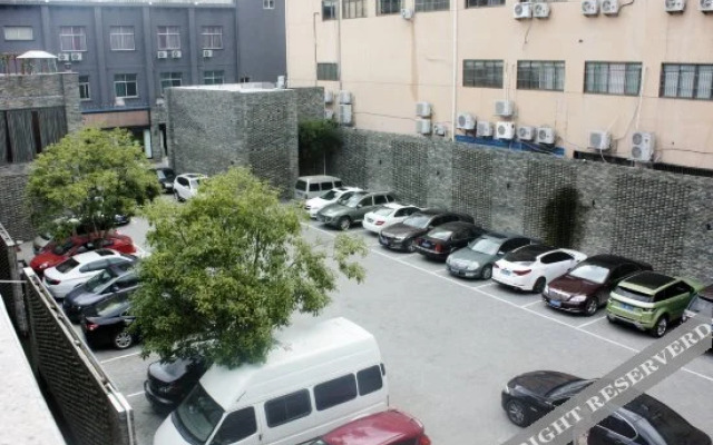 Bainian Shangting Boutique Hotel