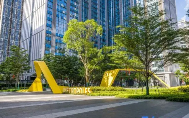 Rui Lan Ting · Cloud Giant Screen Light Residence