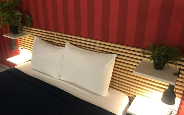 Santa Maria La Nova 21 B&B