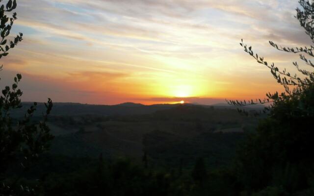 Apartment With Pool, Beautiful Surroundings