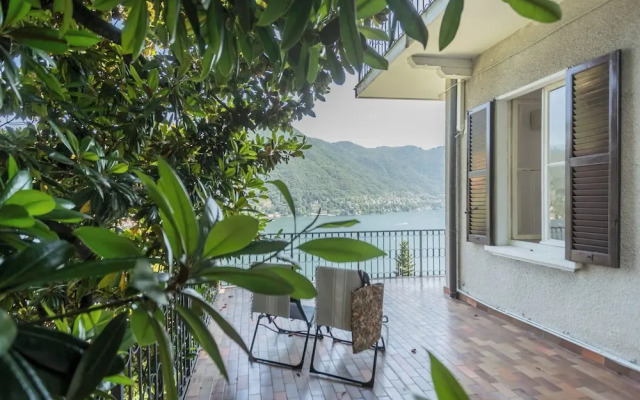 Villa Chiara Moltrasio With Private Garden by Rent all Como
