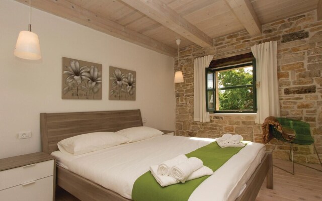 Stunning Home in Kanfanar With Wifi and 4 Bedrooms