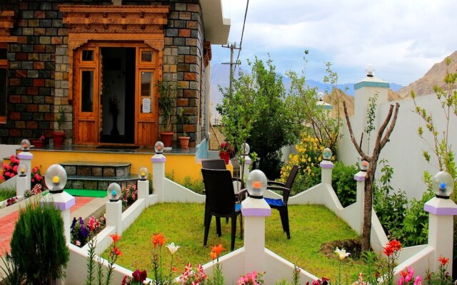 Hotel Jeevanam Villa