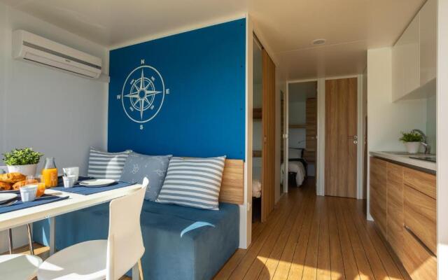 AQUA RESORT GIULIANOVA - Houseboat