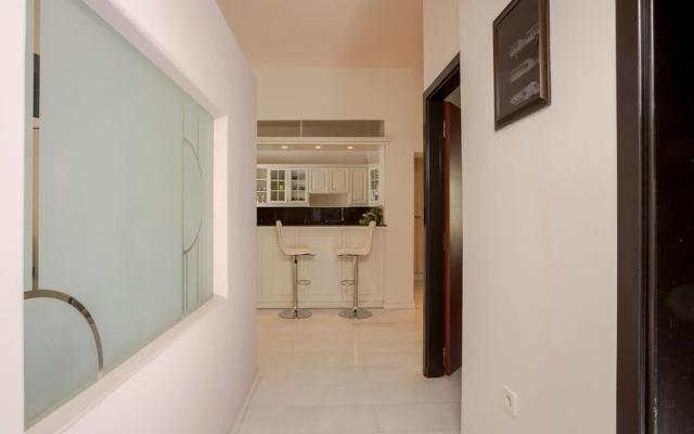The White Marble Luxury City Apt