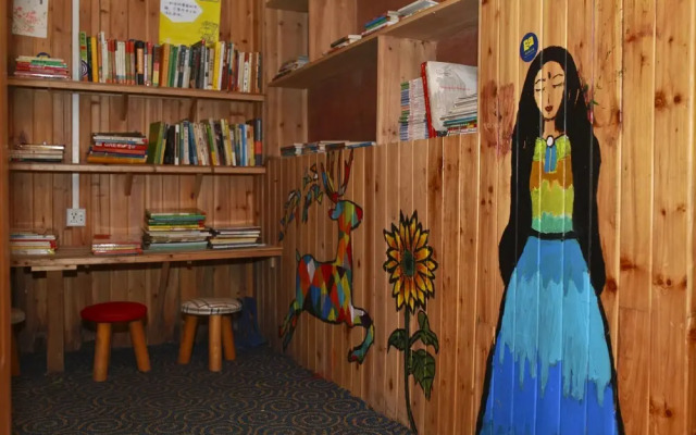 Dragon's Den Hostel in Longji Rice Terraces