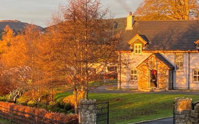 Rostrevor Valley Holiday Park- En-suite Rooms with Hot tub and Private Car Service
