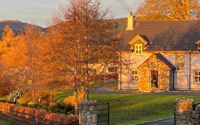 Rostrevor Valley Holiday Park- En-suite Rooms with Hot tub and Private Car Service