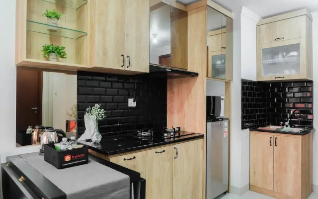 Homey Rustic 2Br Apartment At Signature Park Grande