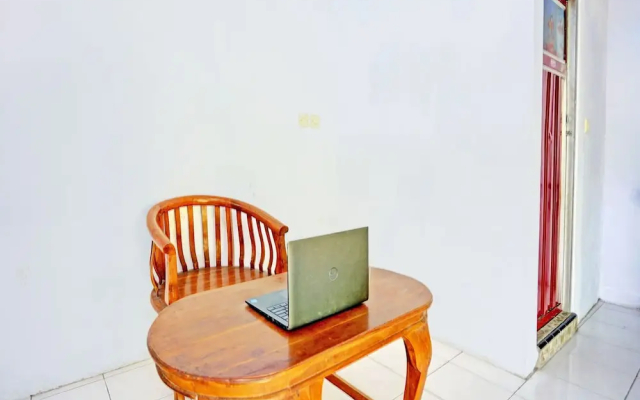 OYO Life 92937 Kost Putri Sarkara Syariah