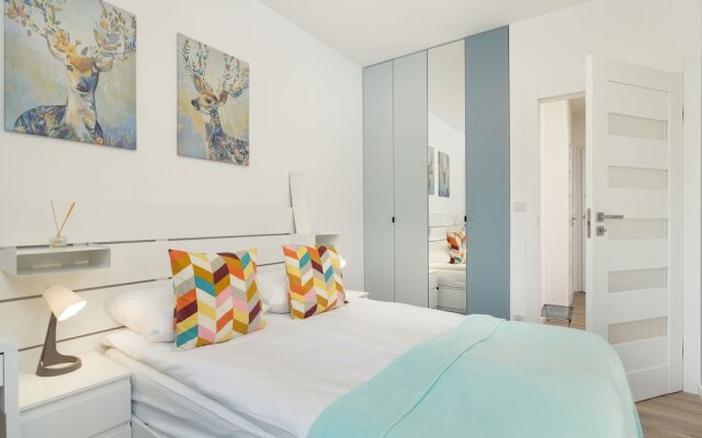 Spring Flowers Apartment by Renters