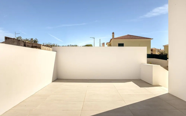 Ericeira Modern Bright With Pool by Homing