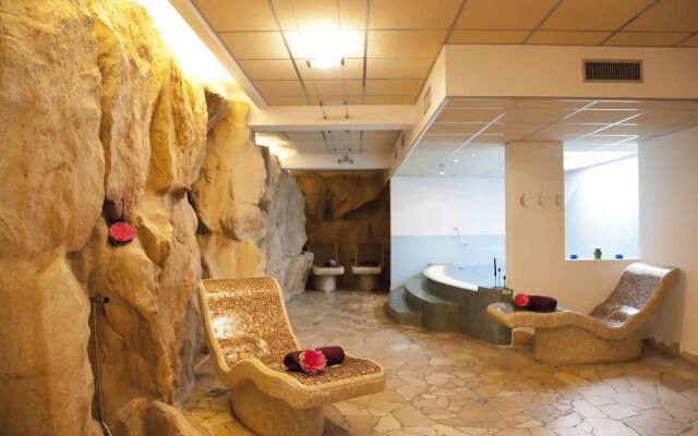 Hotel Tritone