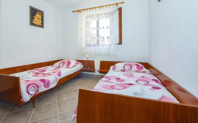 Beautiful Home in Pucisca With 3 Bedrooms, Wifi and Outdoor Swimming Pool