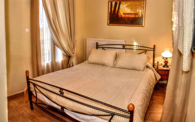 Mainades Maisonettes and Studios