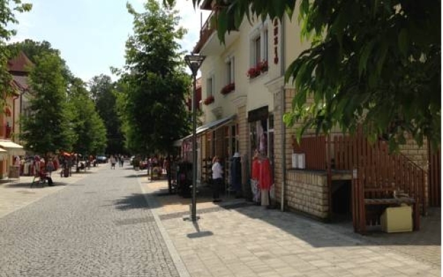 Astoria Panzió Café & Bar