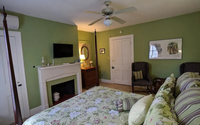 Benjamin Ellis House Bed & Breakfast
