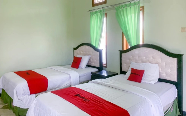 RedDoorz Resort Syariah @ Hotel ANB Pameungpeuk Garut – Guest Rooms – Mancagahar