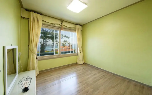 Yeosu Sky Bora Pension