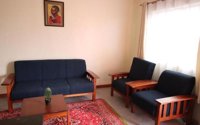 Stay.Plus Ebony Mara House