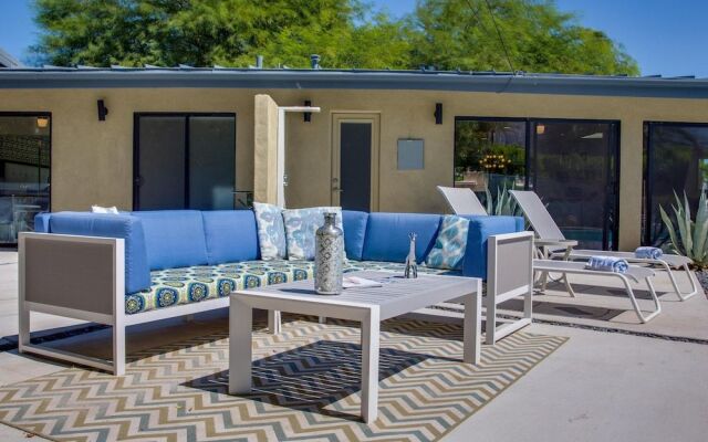 Mid Century Deluxe