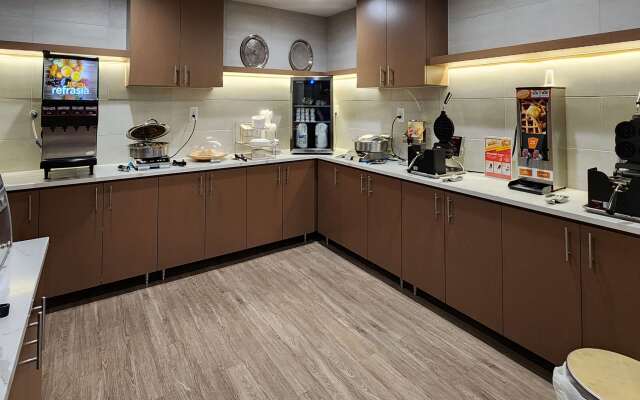 Comfort Inn & Suites
