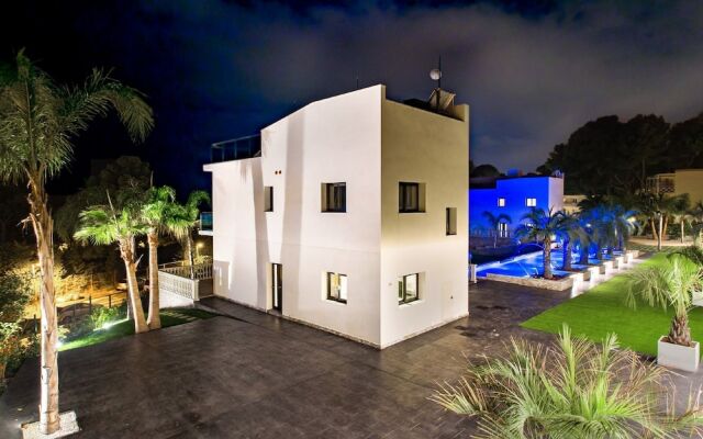 Calma Holiday Villas