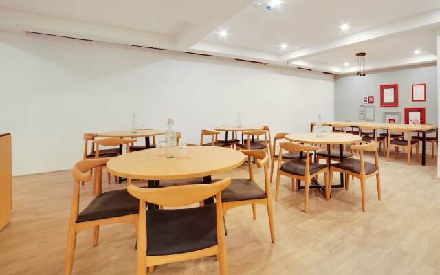 Oyo Townhouse 230 Old Gurgaon Sector 14