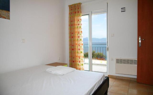 Apartment in Theologos