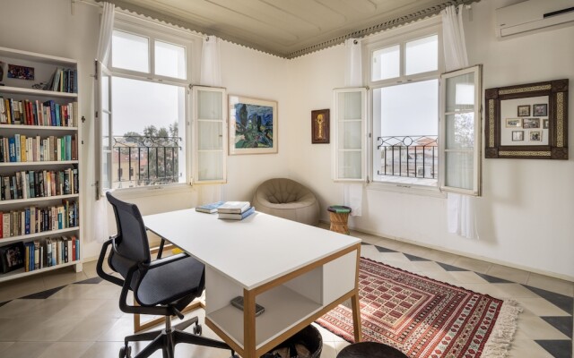 Old Jaffa Artistic Retreat by Sea N Rent