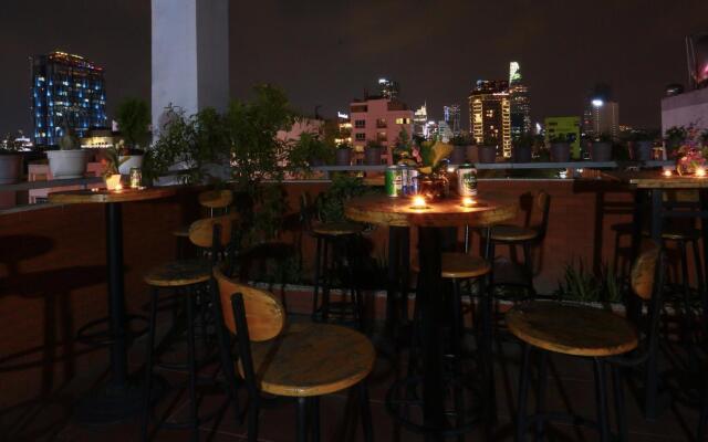Valentine Hotel