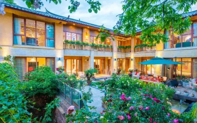 Lijiang Zuihuatang Inn (Shuhe Ancient Town)