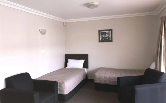 Barclay Motel