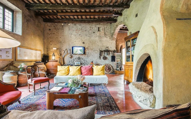 Luxury Sustainability and Eco Pool in Tower Apt