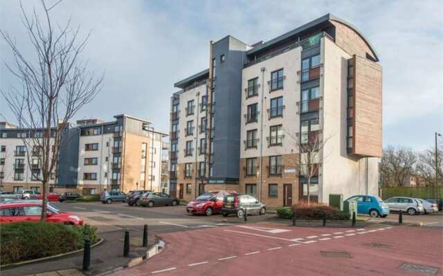 2 Bedroom Apartment In Edinburgh